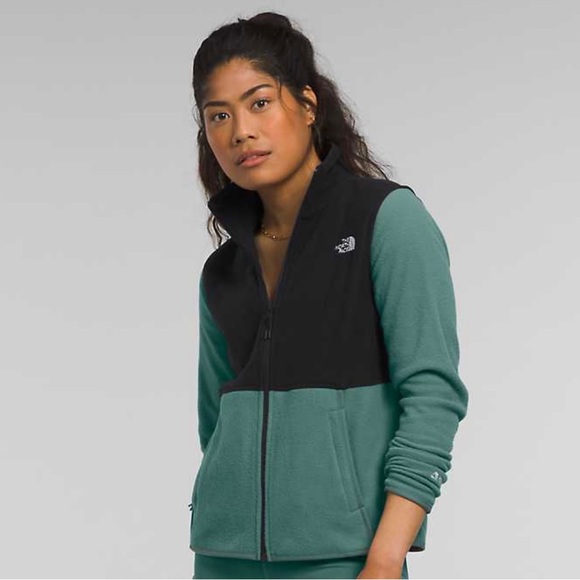 The North Face Jackets & Blazers - The North Face Women’s Fleece Full Zip Jacket size Large in the color Dark Sage